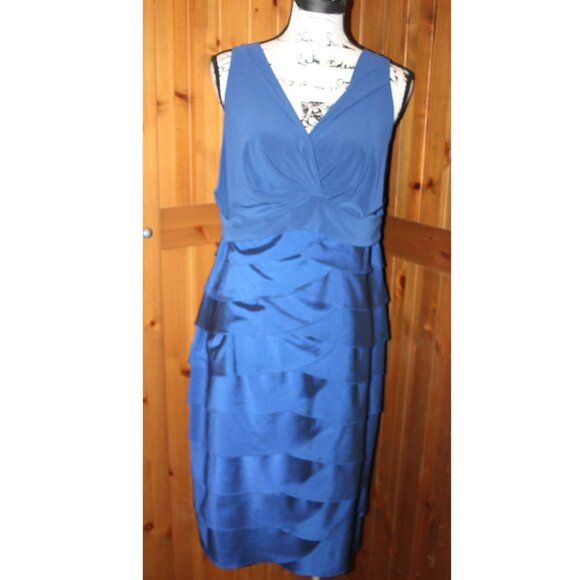 Adriana Papell Woman Saphire Evening Dress Plus Size 14 - Picture 2 of 10